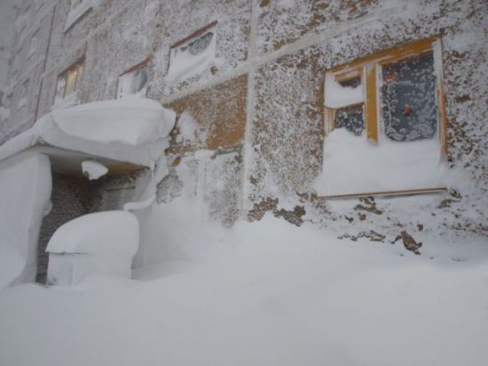   (1358723143_a_white_world_in_russ, 34980 , : 217 )